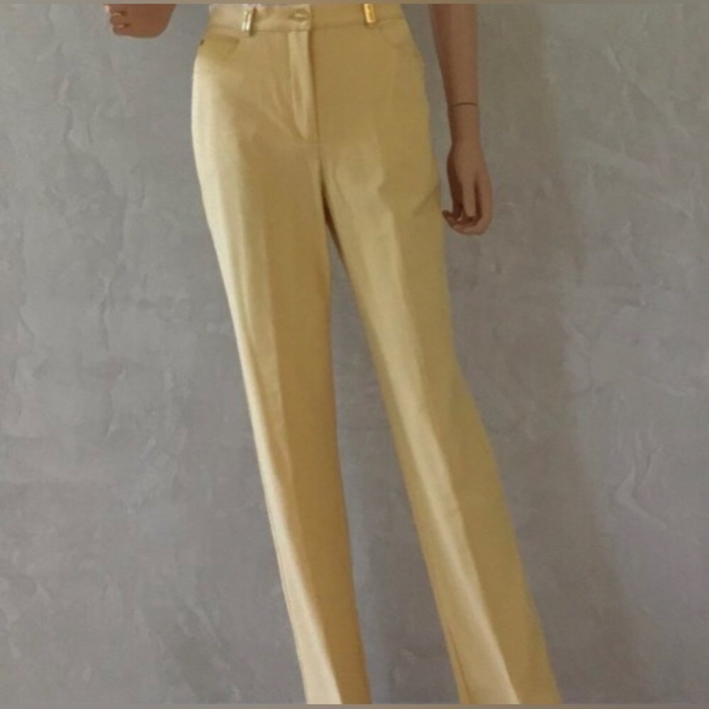 St. John Yellow Straight Leg Pant. Size 2/XS